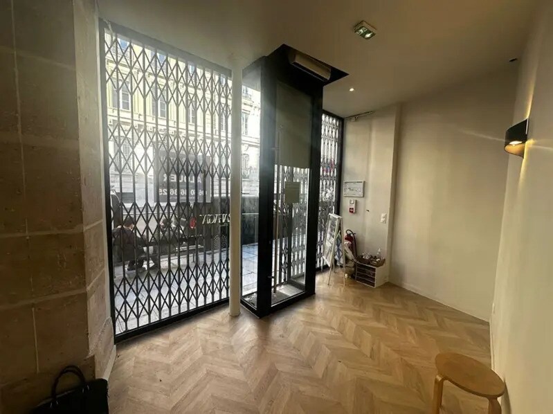 Local commercial 120 m² — 75001 Paris